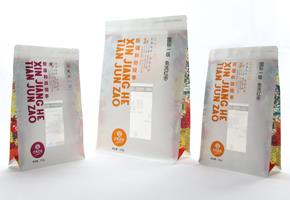 Ploché spodné vrecia s bočnými klincami pre matice