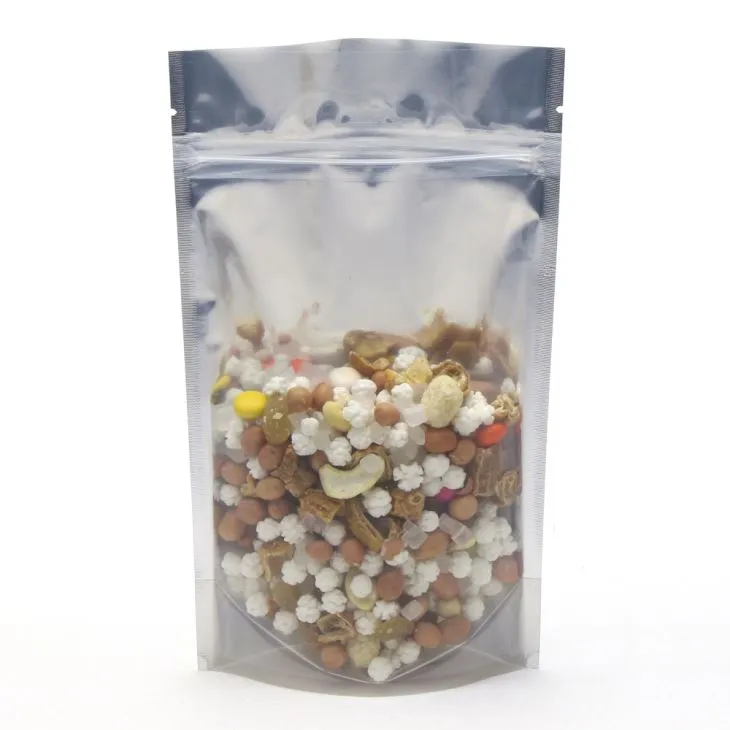 Priehľadná hliníková fólia stojaca hore